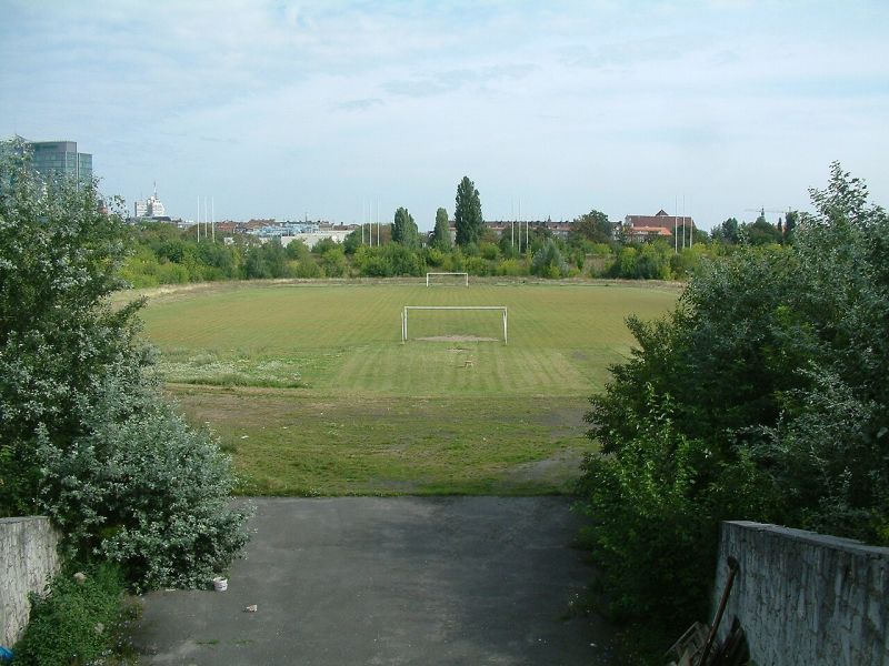 Plik:Stadion Edmunda Szyca Poznań.jpg